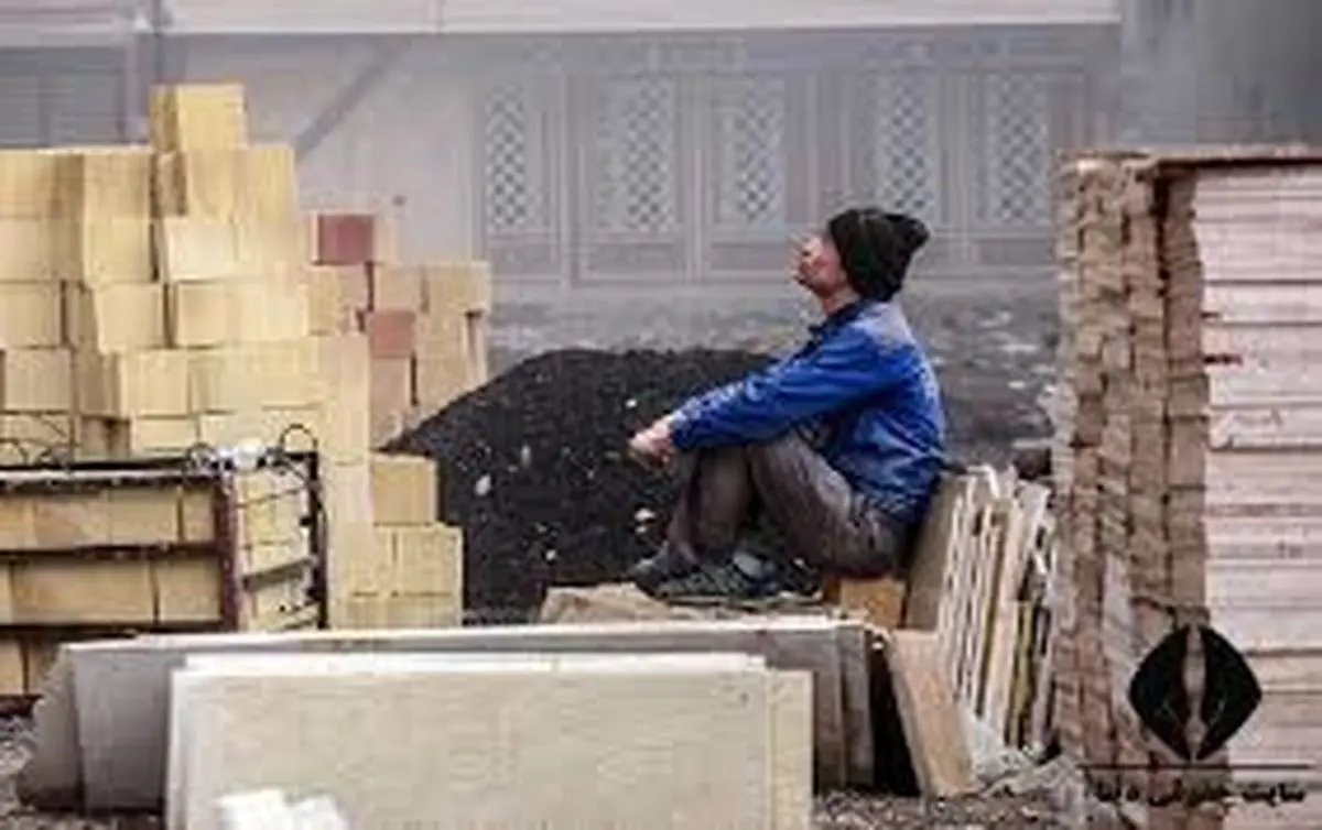 در سنگر کار و تولید ایستاده ایم