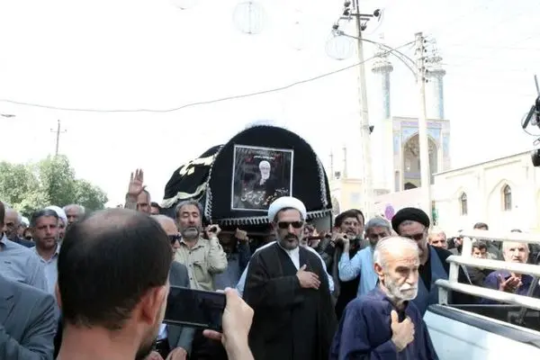 تشییع و خاکسپاری پیکر آیت‌الله حجتی